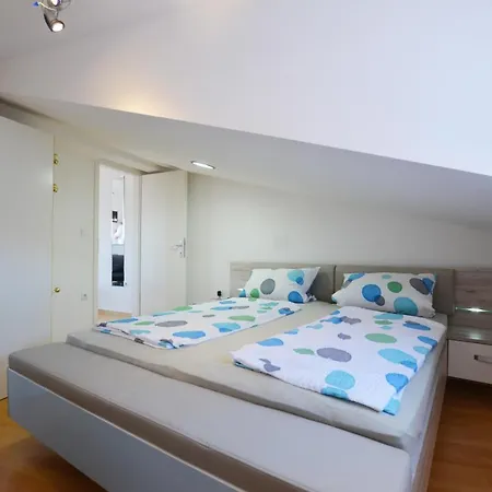 Zdenac Apartament *